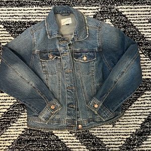 NWOT oversized distressed denim jacket size small